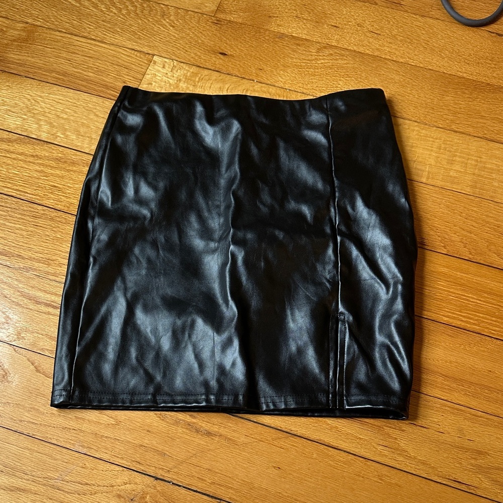 Women's Black Faux Leather Mini Skirt - Classic Chic